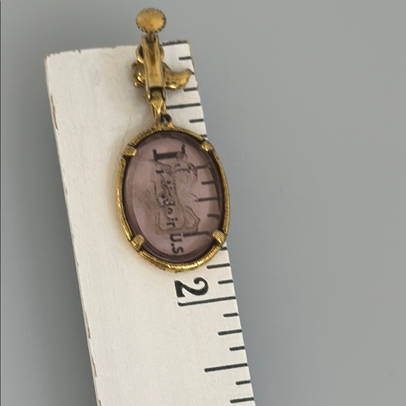 Intaglio pink venezia glass Gold and Pink Cameo Earrings - Picture 9 of 9